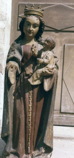 statue : Vierge à l'Enfant