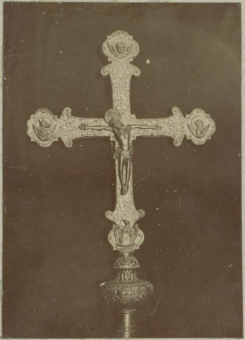 croix de procession : Christ en croix, recto - © Ministère de la Culture (France), Médiathèque du patrimoine et de la photographie, diffusion GrandPalaisRmn Photo
