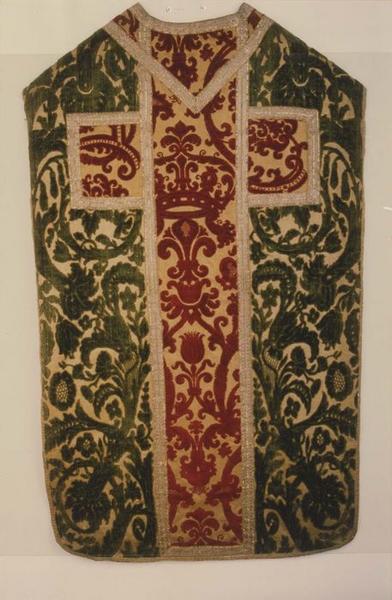 dalmatique, vue générale - © Ministère de la Culture (France), Médiathèque du patrimoine et de la photographie (objets mobiliers), tous droits réservés