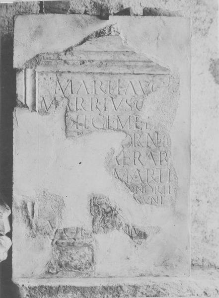 plaque commémorative, vue générale - © Ministère de la Culture (France), Médiathèque du patrimoine et de la photographie (objets mobiliers), tous droits réservés