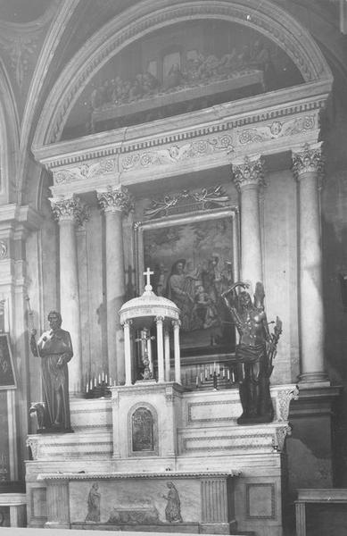 maître-autel, tabernacle, retable, tableau : saint Jacques conduit au martyre, 2 statues : saint Roch et saint Sébastien (maître-autel), vue générale