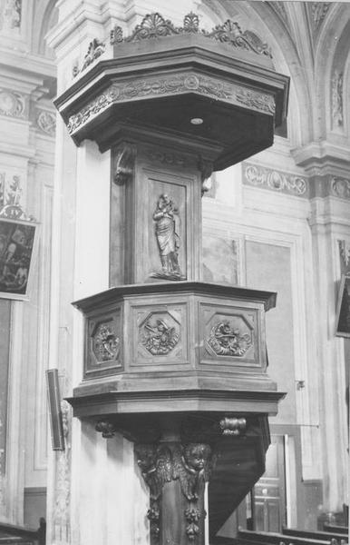 chaire à prêcher, vue générale - © Ministère de la Culture (France), Médiathèque du patrimoine et de la photographie (objets mobiliers), tous droits réservés