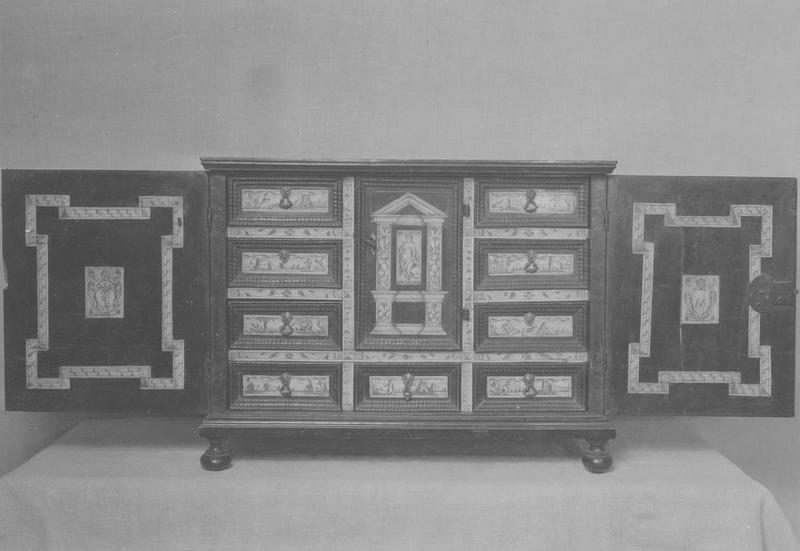 cabinet, vue générale - © Ministère de la Culture (France), Médiathèque du patrimoine et de la photographie (objets mobiliers), tous droits réservés