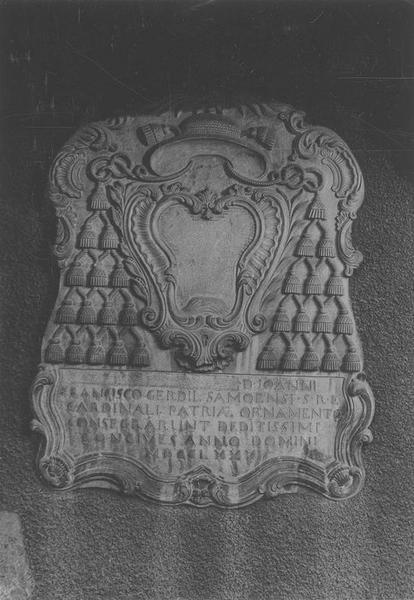 plaque commémorative en l'honneur du cardinal François Gerdil, vue générale