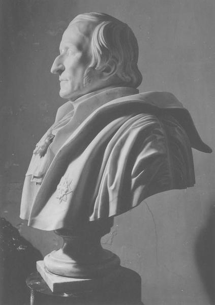 buste : Michel Bens de Cavour, vue générale - © Ministère de la Culture (France), Médiathèque du patrimoine et de la photographie (objets mobiliers), tous droits réservés