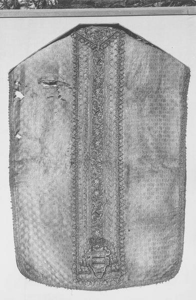 chasuble de saint François de Sales, vue générale - © Ministère de la Culture (France), Médiathèque du patrimoine et de la photographie (objets mobiliers), tous droits réservés