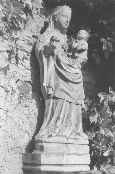 statue : Vierge à l'enfant, vue générale - © Ministère de la Culture (France), Médiathèque du patrimoine et de la photographie (objets mobiliers), tous droits réservés