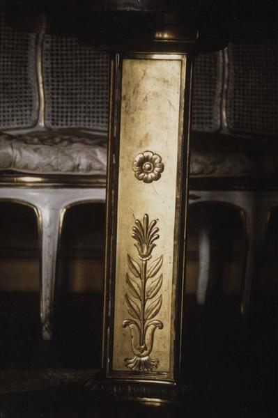 table guéridon, détail du pied - © Ministère de la Culture (France), Médiathèque du patrimoine et de la photographie (objets mobiliers), tous droits réservés