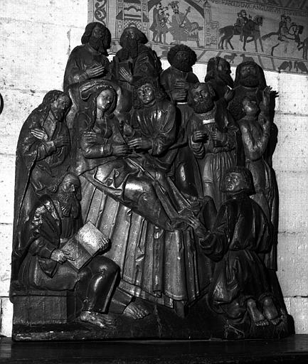 Dormition de la Vierge, bas-relief en bois sculpté polycrome