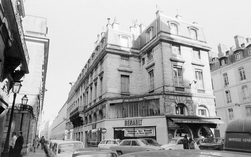 Vue générale de la rue de Valois