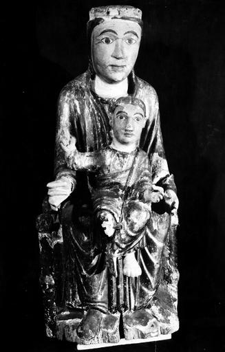 statue : Vierge à l'Enfant assise