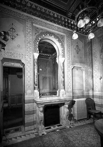 Salle de bain, décor en onyx