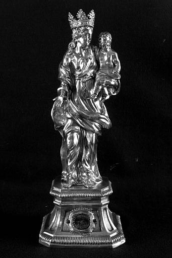 Statuette en argent de La Vierge à l'Enfant Jésus, face