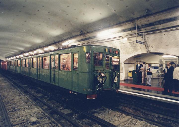 locomotive électrique : motrice 2ème classe, M 1350