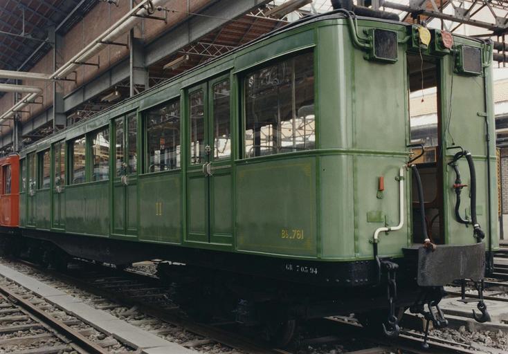 voiture de voyageurs : remorque 2ème classe, BB 761