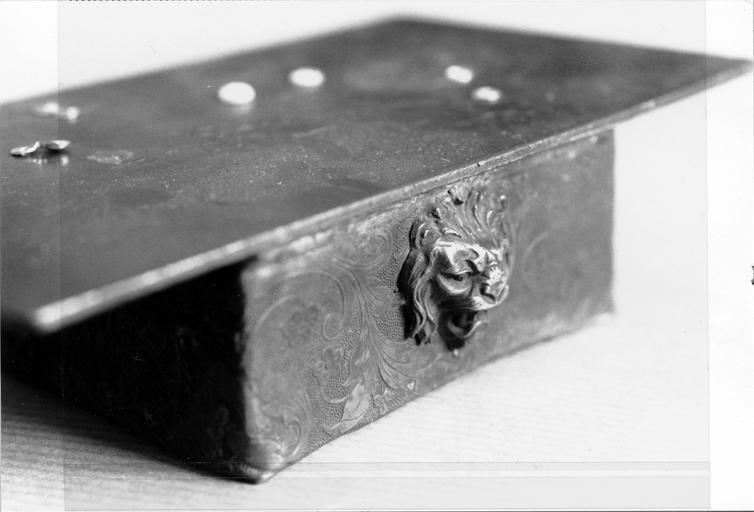 tas, métal et bois - © Ministère de la Culture (France), Médiathèque du patrimoine et de la photographie (objets mobiliers), tous droits réservés