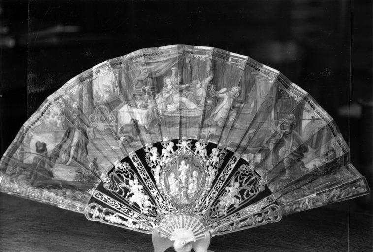 éventail : La Reine de Saba et le Roi Salomon - © Ministère de la Culture (France), Médiathèque du patrimoine et de la photographie (objets mobiliers), tous droits réservés