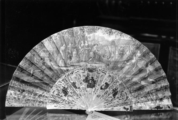 éventail : Le Banquet estival (recto) - © Ministère de la Culture (France), Médiathèque du patrimoine et de la photographie (objets mobiliers), tous droits réservés
