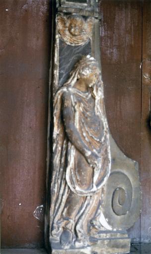 fragment de mausolée dit Gondi, détail d'une pleureuse
