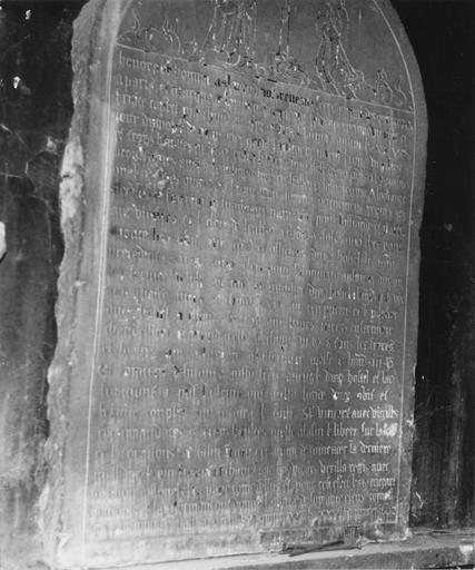 plaque commémorative (épitaphe de fondation par Nabugod Enezart, Marguerite Forment et Vincent Desmontz) - © Ministère de la Culture (France), Médiathèque du patrimoine et de la photographie (objets mobiliers), tous droits réservés
