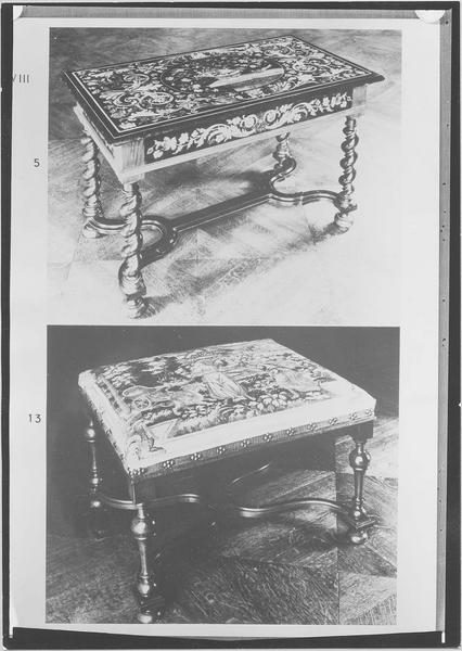 Deux grands tabourets Louis XIV