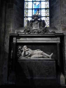 Monument funéraire de Guillaume Douglas, prince d'Ecosse