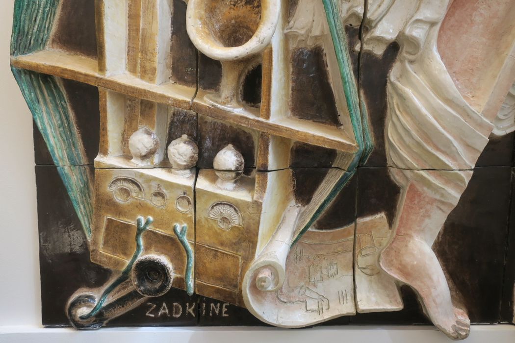 haut-relief : La poste aérienne, détail