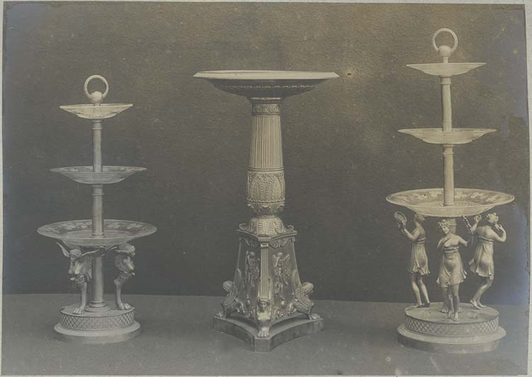 corbeille avec victoires ailées, corbeille-chandelier, corbeille avec les muses (surtout de table)