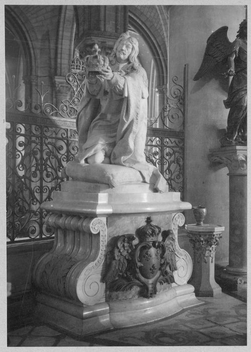 statue : Louis XIII agenouillé