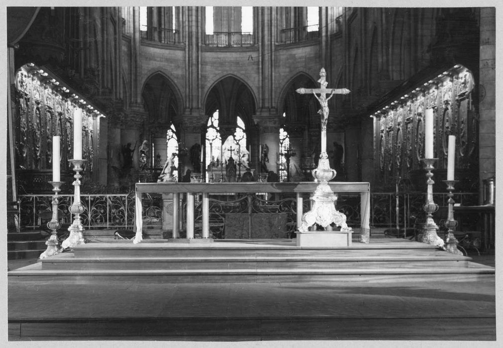 aménagement du nouvel autel