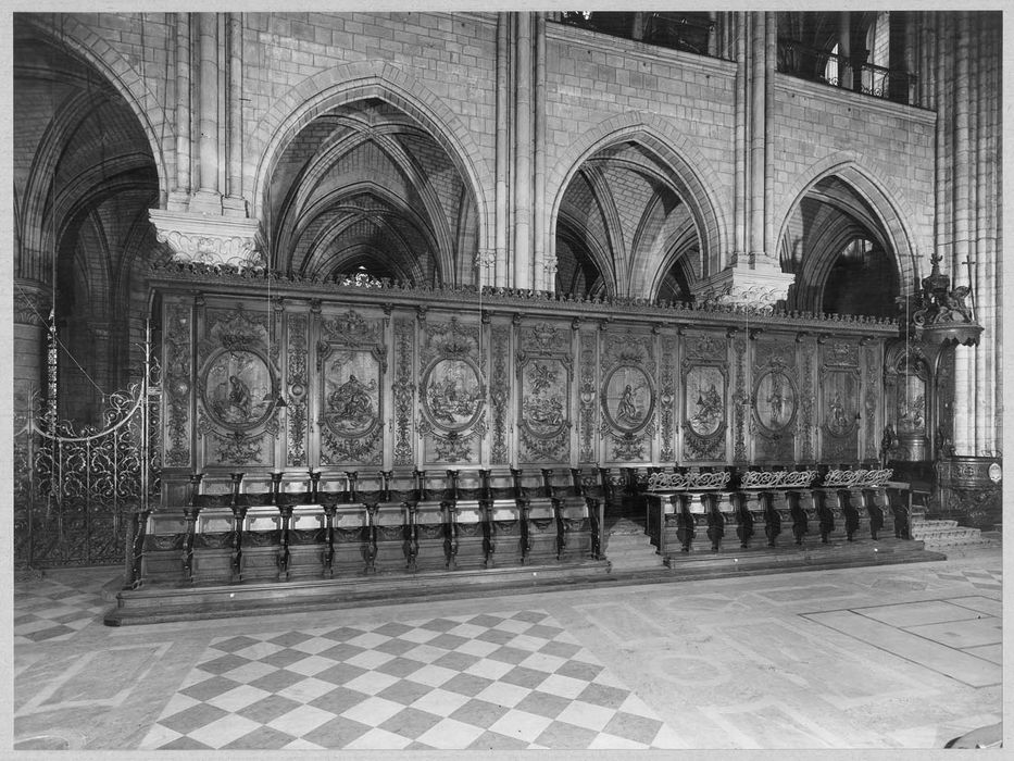 stalles, trône épiscopal (chaire épiscopale)