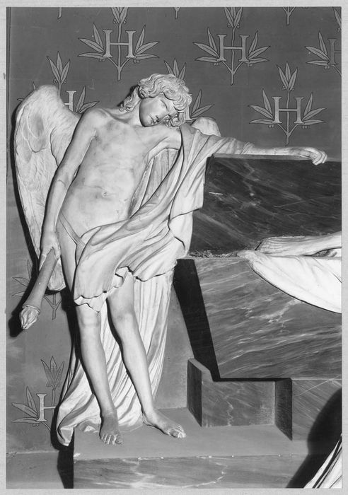 monument funéraire de Claude-Henri d'Harcourt, vue partielle