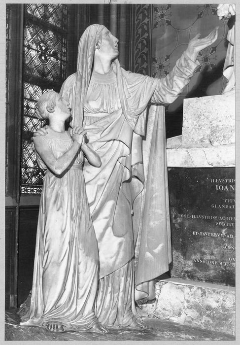 monument funéraire de Claude-Henri d'Harcourt, vue partielle