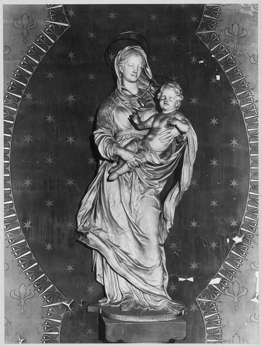 statue : Vierge à l'Enfant