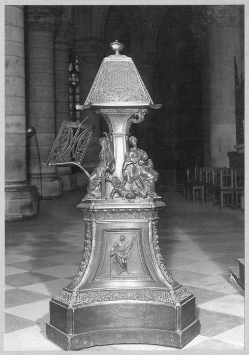 lutrin : La Foi, L'Espérance, La Charité