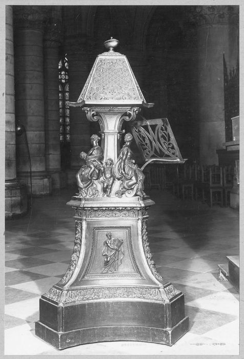 lutrin : La Foi, L'Espérance, La Charité