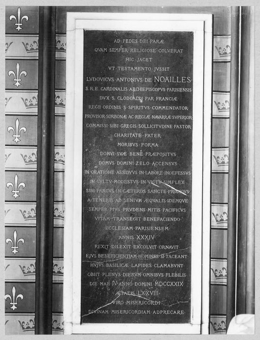 dalle funéraire du cardinal de Noailles