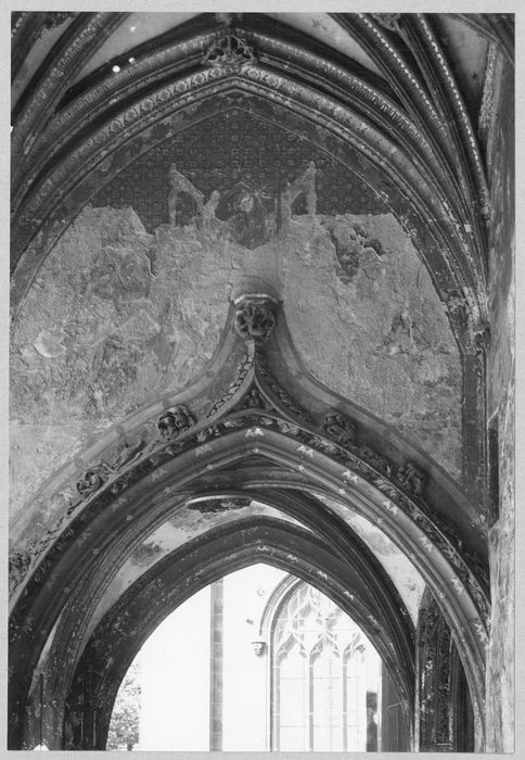 peinture monumentale du porche : Deux saints écrivant, agenouillés devant une image de la Vierge