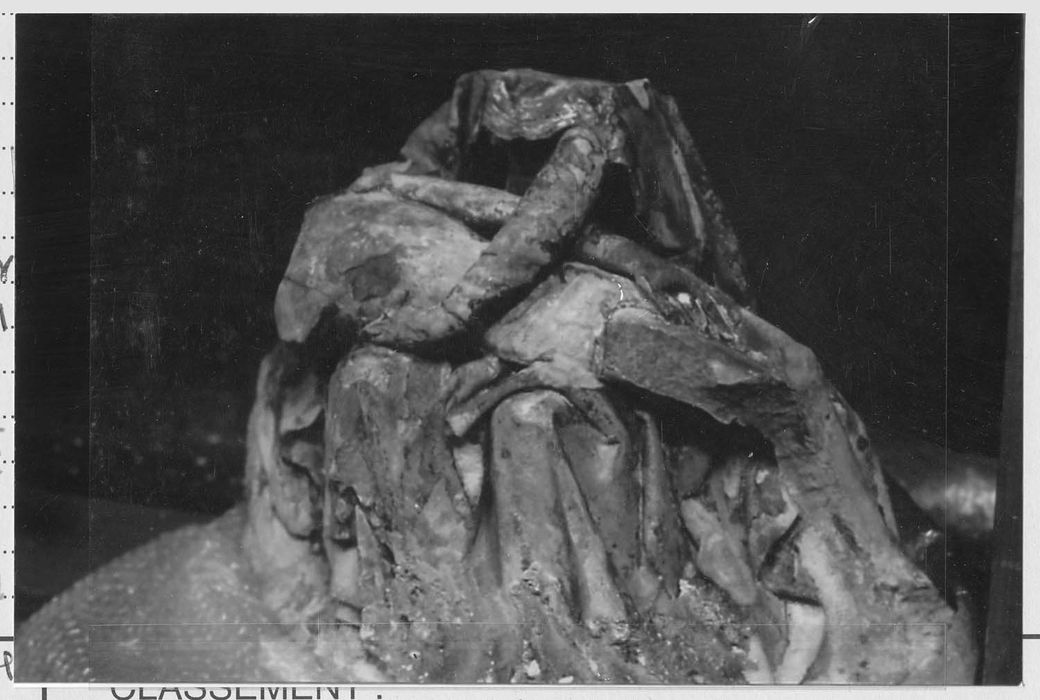 groupe sculpté : Vierge de pitié, détail