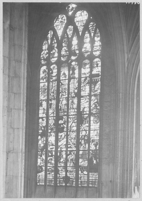 verrière du choeur, 1ère fenêtre du côté droit : Le Martyre de saint Laurent