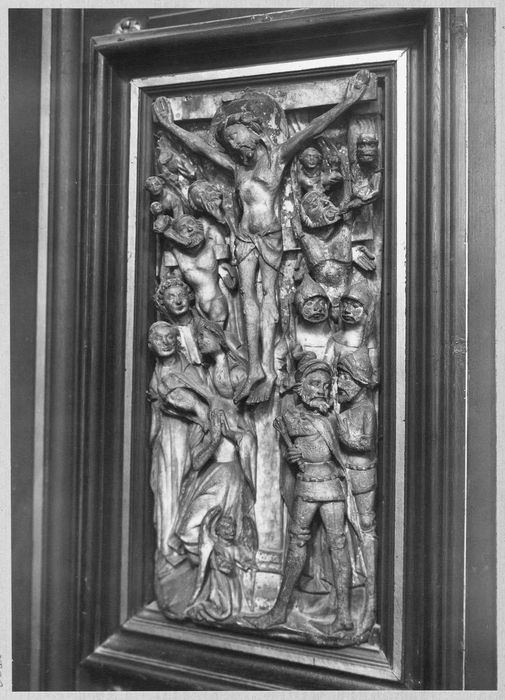 haut-relief : Crufifixion (la)