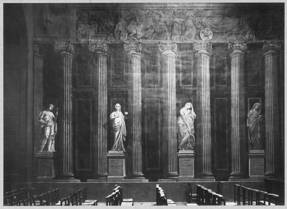 peinture monumentale de la chapelle des Ames du Purgatoire : Vue perspective d'un temple avec colonnes et frises, vue partielle