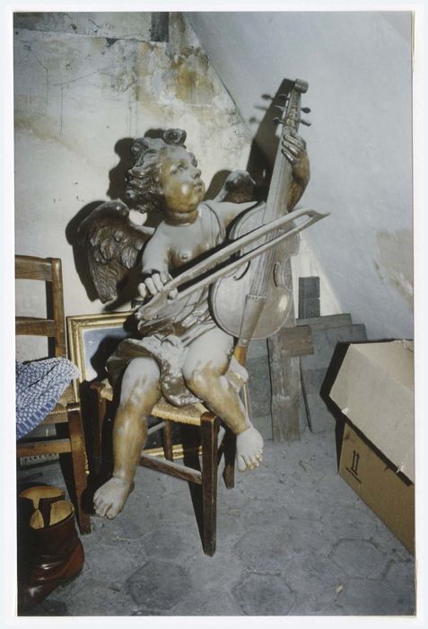 orgue de tribune, détail d’un ornement déposé