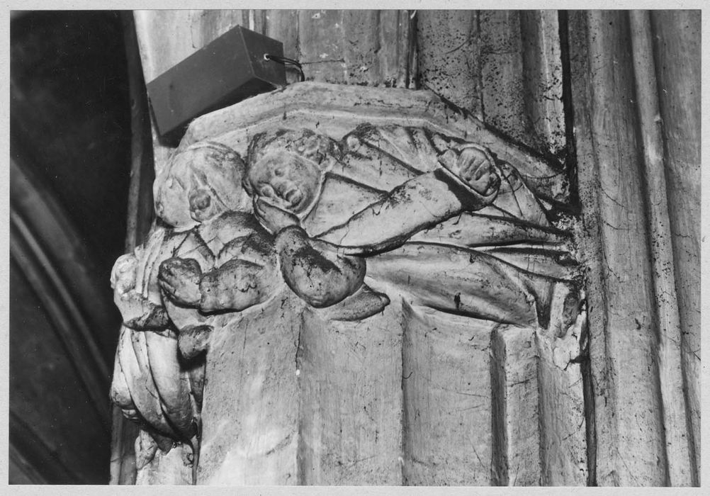 détail d’un chapiteau sculpté