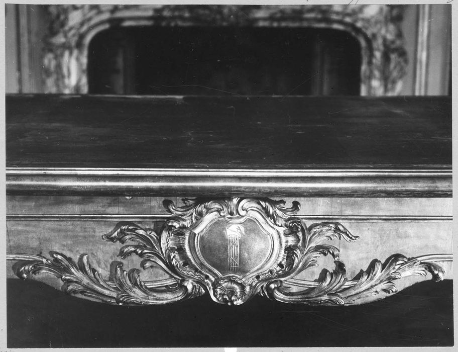 bureau de Louis XV, dit table de Robespierre, détail