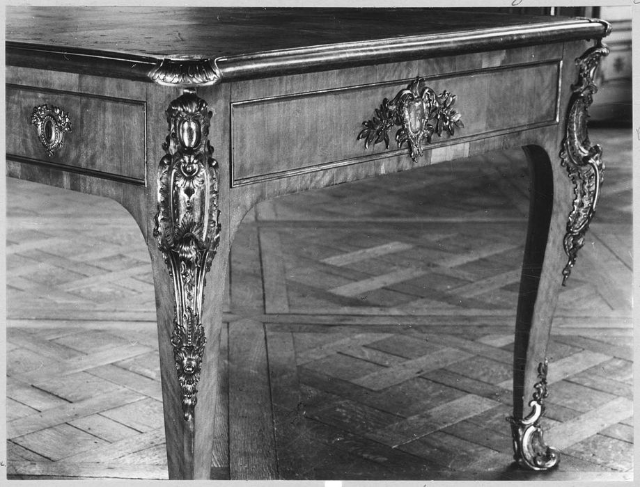 bureau de Louis XV, dit table de Robespierre, détail