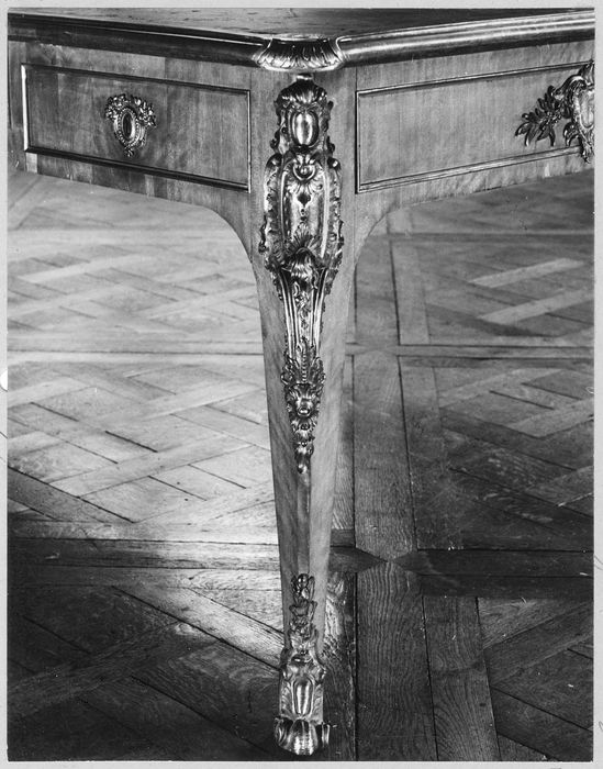 bureau de Louis XV, dit table de Robespierre, détail