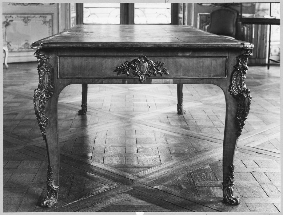 bureau de Louis XV, dit table de Robespierre