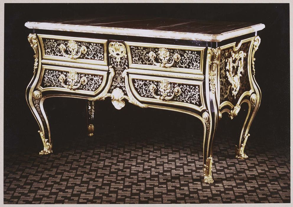Commode d'époque Louis XIV de la collection Machault d'Arnouville