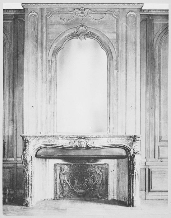 pièce non localisée, cheminée